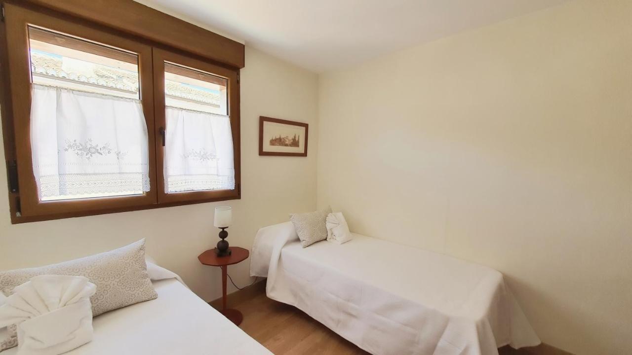 La Leyenda Del Pilar 1616 Realejo Apartment Granada Bagian luar foto